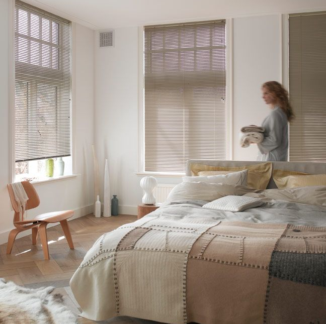 Luxaflex 25mm Creme Natural Metal Venetian Blind Luxaflex 25mm Creme Natural Metal Venetian Blind