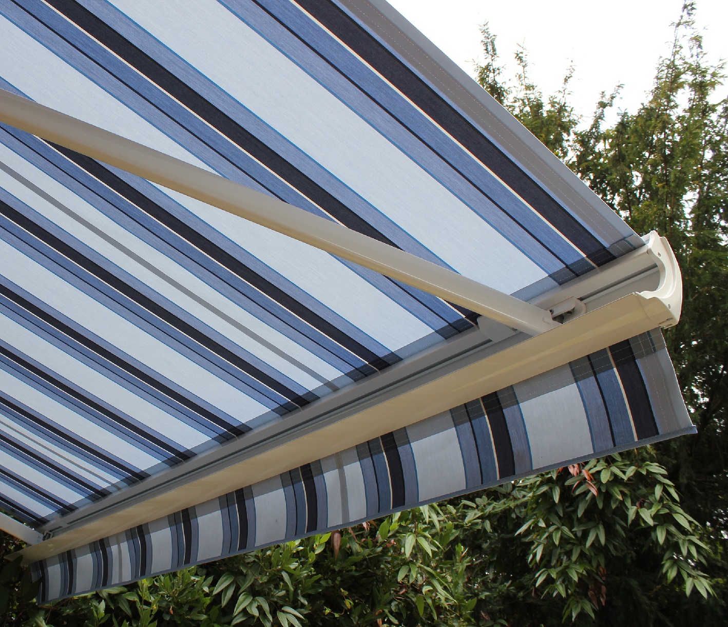 Luxaflex Awning Image Luxaflex Awning Image