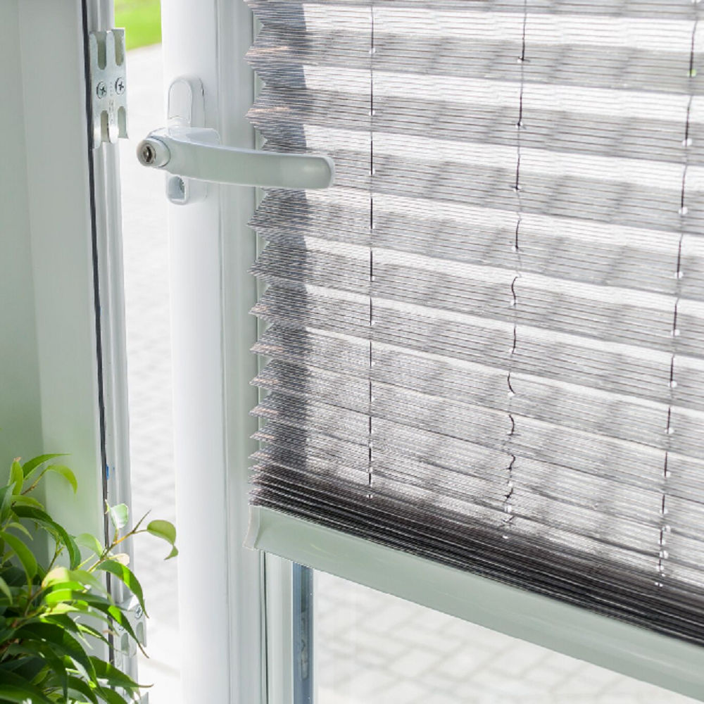 INTU Pleated Blind behind handle