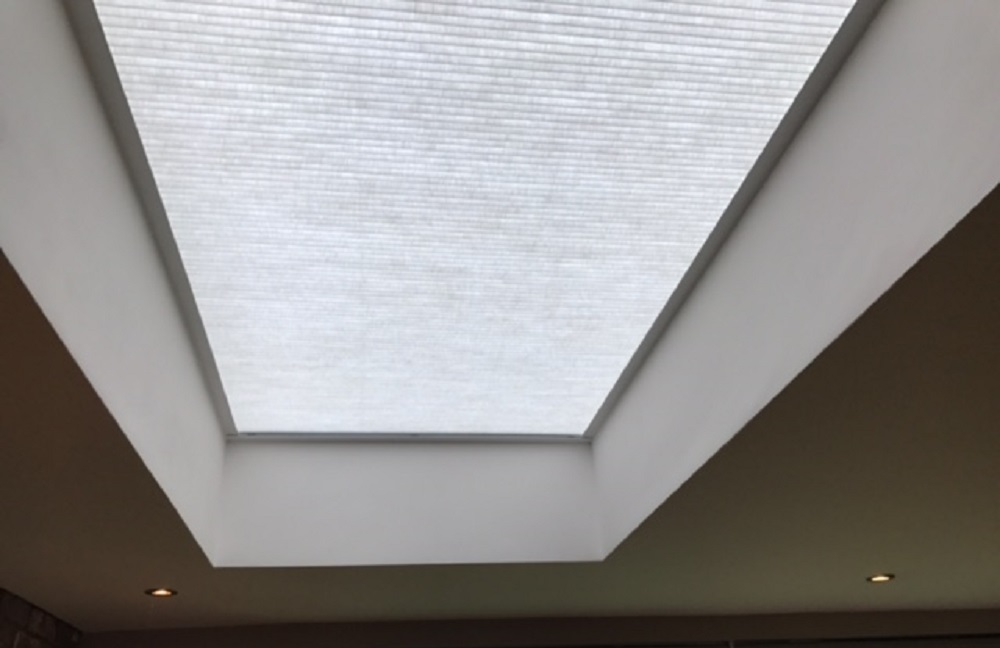 Flat Roof With Blind Closed Flat Roof With Blind Closed