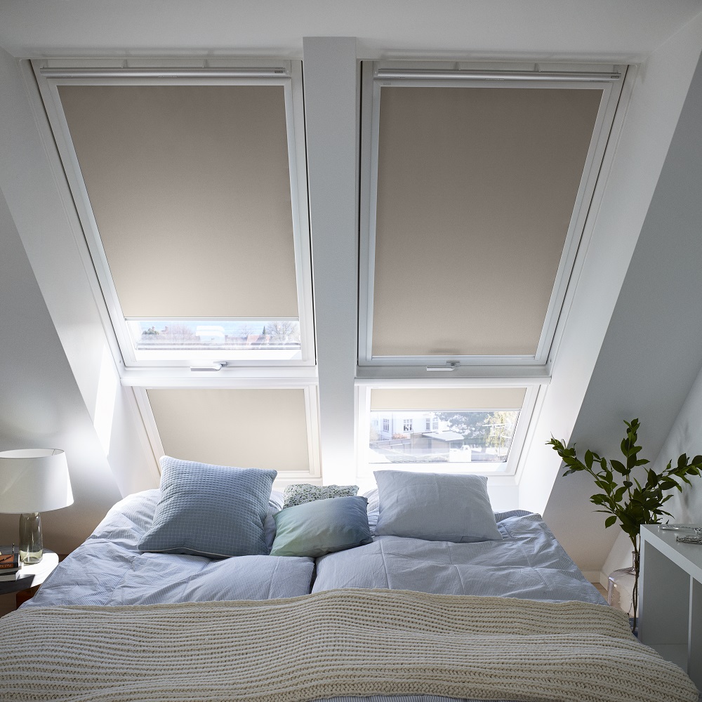 Velux Quad 4 Sand blackout open Velux Quad 4 Sand blackout open