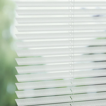 Luxaflex® Top Down Bottom Up - 25mm Metal Venetian Blind | 8091 Perforation 8% Luxaflex® Top Down Bottom Up - 25mm Metal Venetian Blind | 8091 Perforation 8%