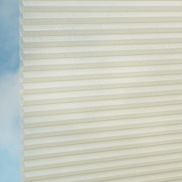 Duette® Batiste Sheer Fulltone Papyrus 0161